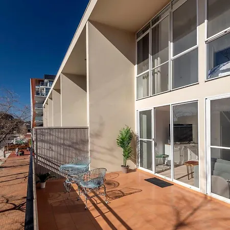 Beautiful 3 Bedroom Townhouse Located In Dickson Canberra Exterior photo