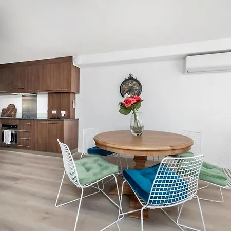 Beautiful 3 Bedroom Townhouse Located In Dickson Canberra Exterior photo