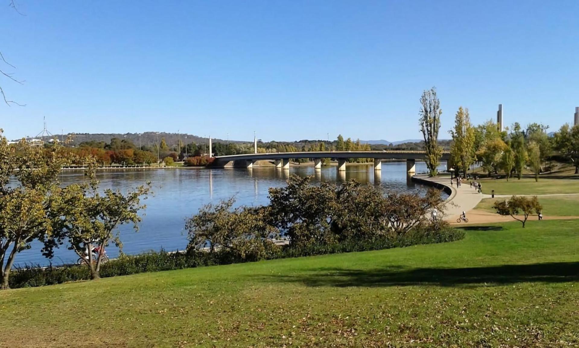 Beautiful 3 Bedroom Townhouse Located In Dickson Canberra